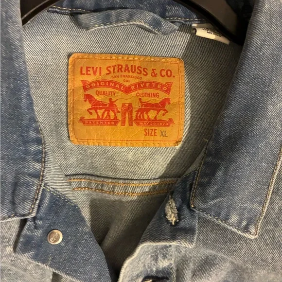 Men Levi’s relaxed trucker vintage style Light Blue Denim Jacket XL - Picture 2 of 10